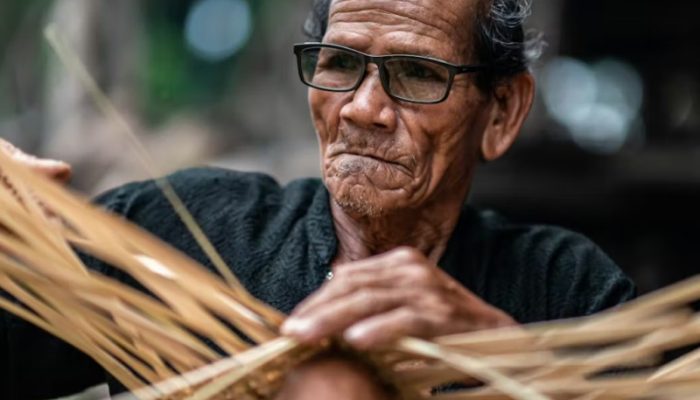 Sebanyak 98,95 Persen Lansia di Jawa Barat Berstatus Bekerja