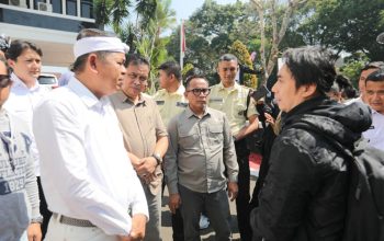 Tinjau SPMB Jabar, Dedi Mulyadi Minta Orang Tua Siswa Tidak Panik